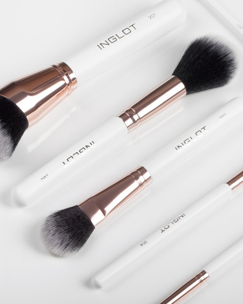 INGLOT PlayInn Makeup Brush 203 INGLOT PlayInn Makeup Brush 203